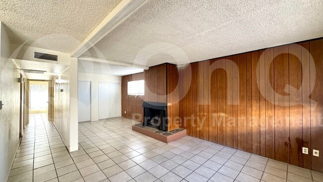 Building Photo - 2662 N 43rd Ave
