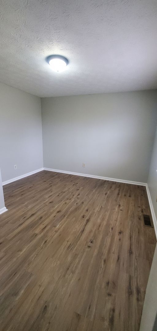Building Photo - 514 Foxwood Dr
