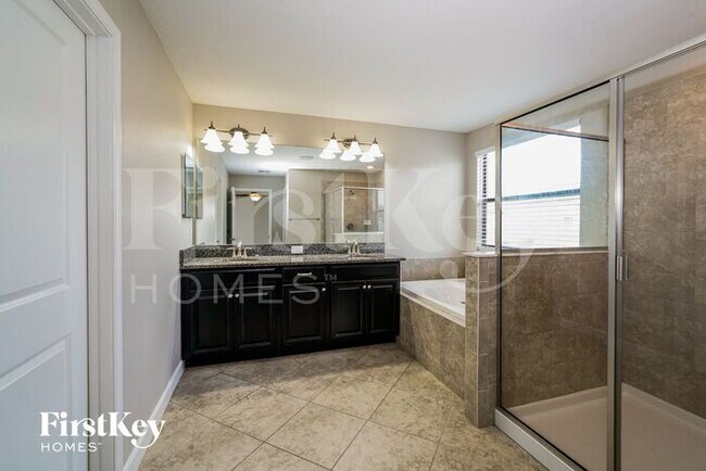 Building Photo - 931 Terra Vista St