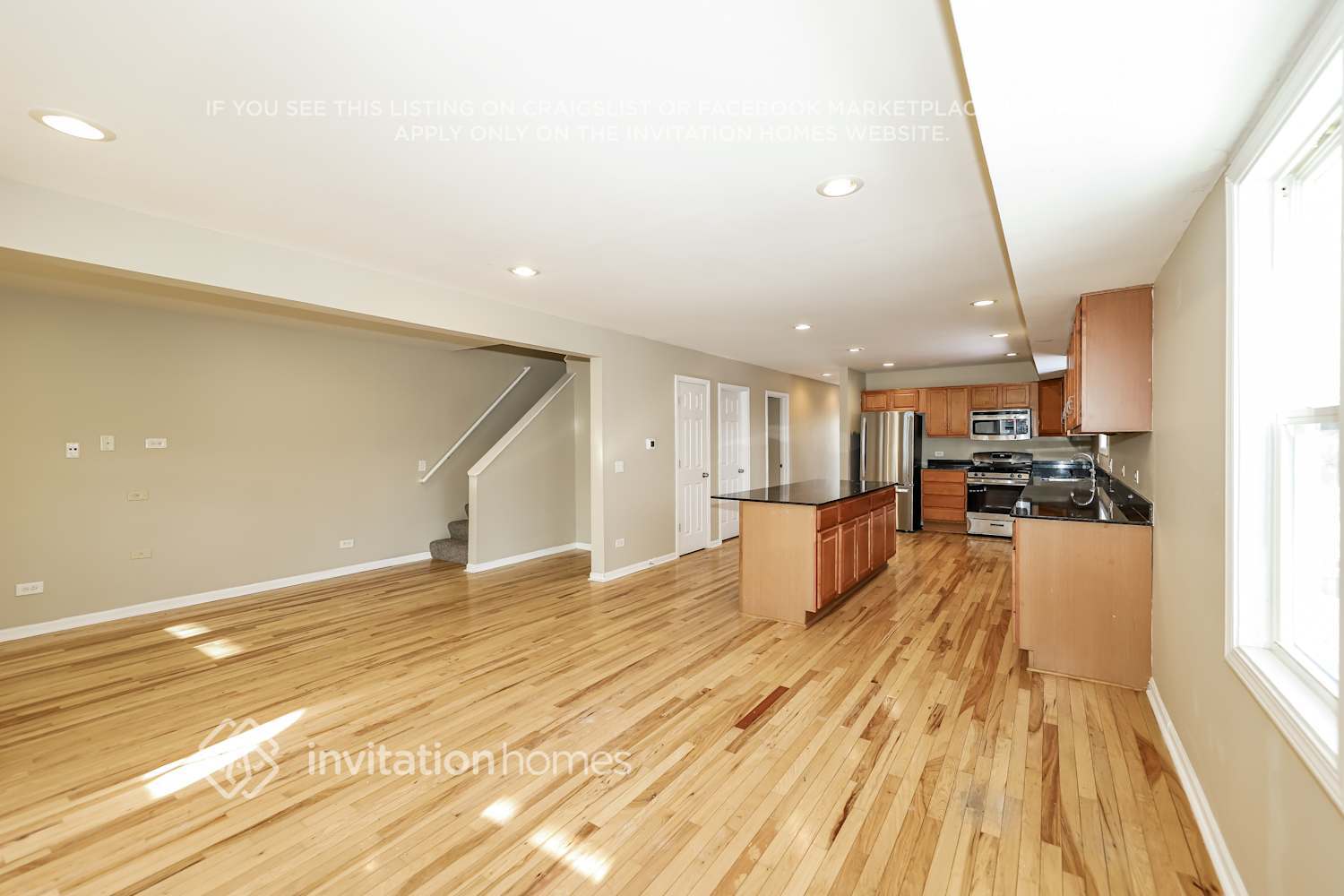 Building Photo - 26805 Circle Dr S