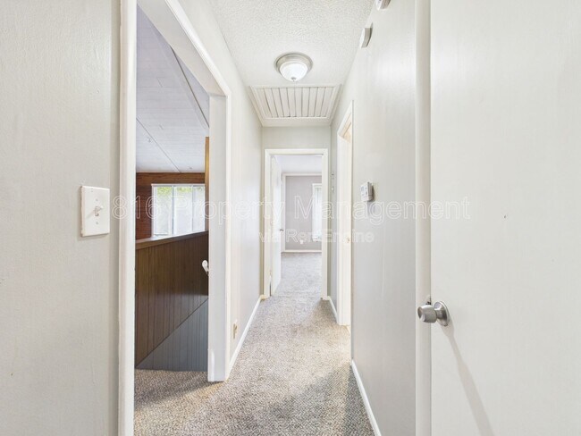 Building Photo - 7156 Woodson Rd