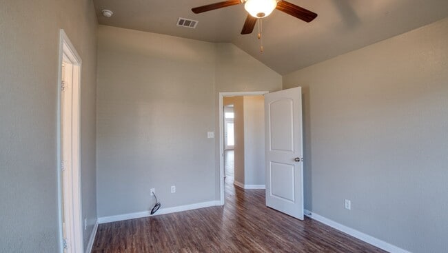 Building Photo - Spacious Single-Family Home Available Now!