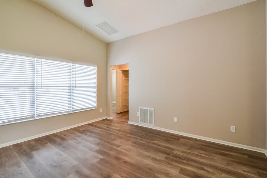 Building Photo - 4406 Weeping Willow Cir