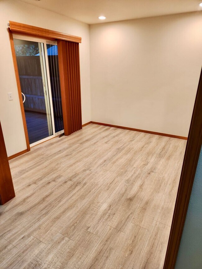 Building Photo - Beautiful 3 Bed / 2.5 Bath Townhome in Lake Stevens