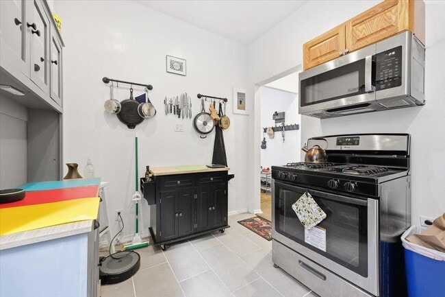 Building Photo - 56 Glenwood Ave