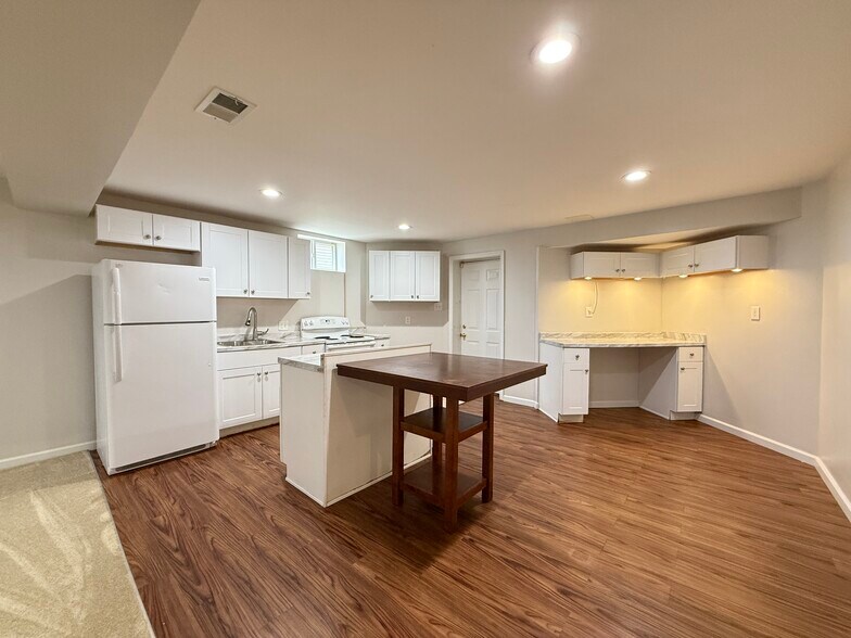 Building Photo - 10962 Stella Ct