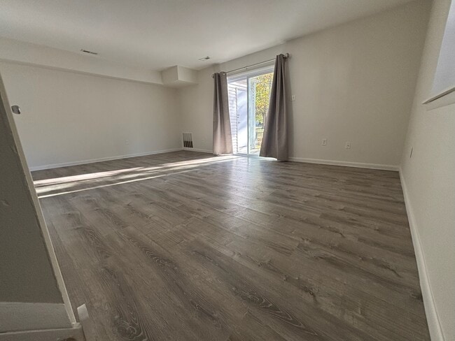 Living room - 79 Tavistock Dr