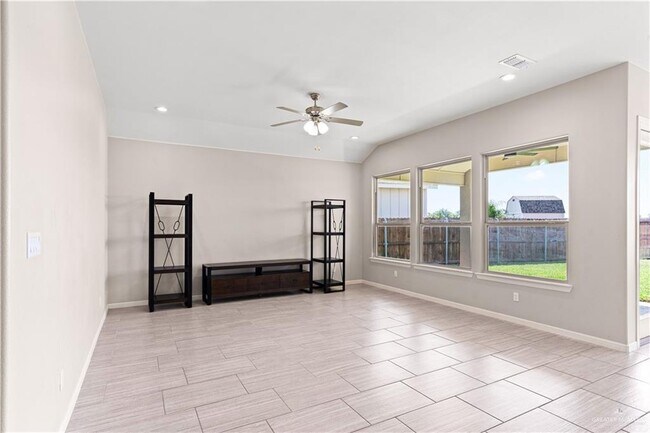 Building Photo - 14224 Amistad Cir
