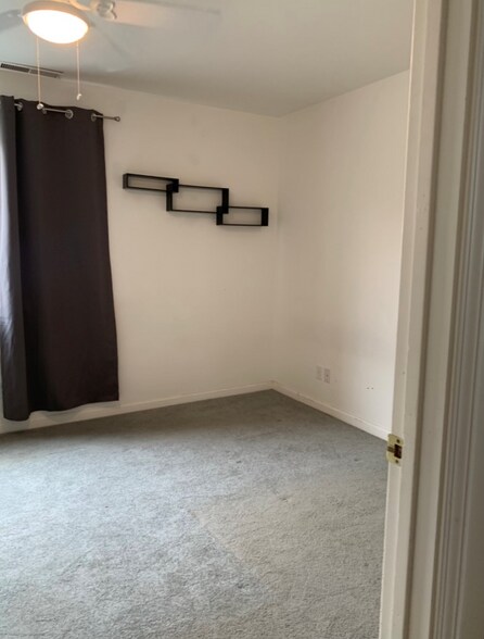 Building Photo - 1524 Kenneth St