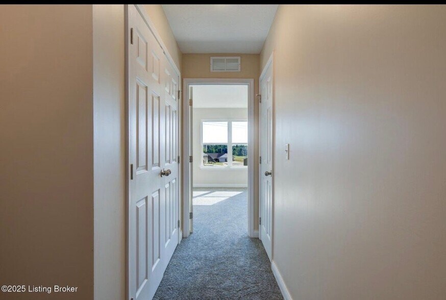 Building Photo - 203 Dixon Cir
