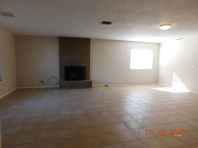 Building Photo - MOVE-IN SPECIAL: ½ OFF FIRST MONTH’S RENT!...