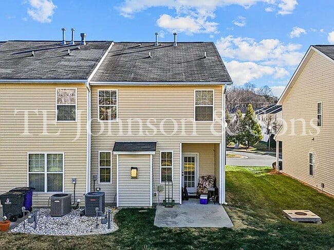 Building Photo - Wonderful location waiting for you