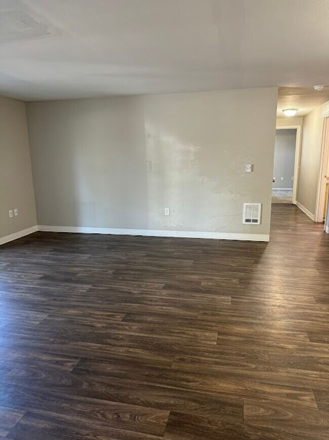 Building Photo - The ideal space to balance life, work and play.