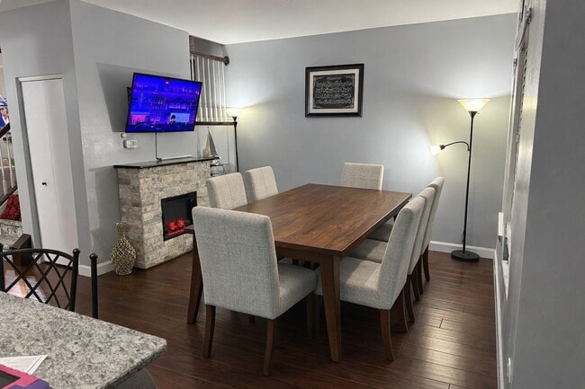 Building Photo - 689 Shannon Dr