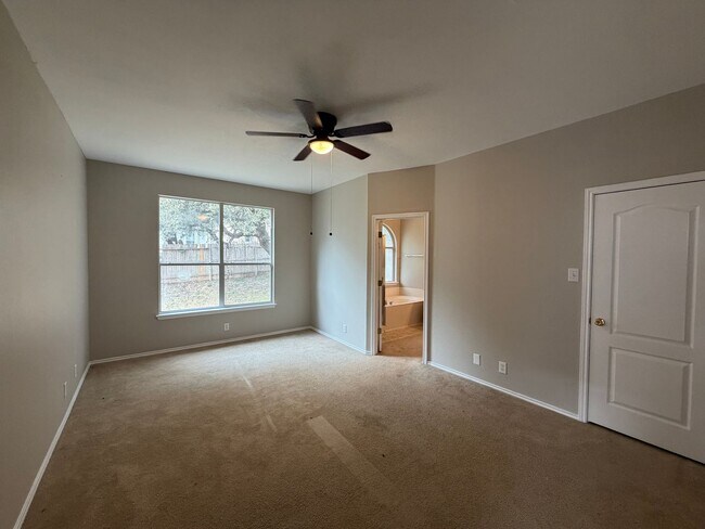 Building Photo - CENTRALLY LOCATED 3 BEDROOM SINGLE STORY HOME IN STEUBING RANCH SUBDIVISION*ISLAND KITCHEN