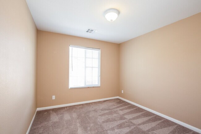 Building Photo - 10119 Watchtide Ct