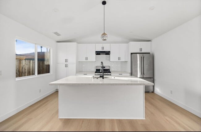 Primary Photo - 1 Bedroom 1 bath Brand New Cottage $3,600 ...