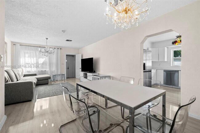 Building Photo - 1935 Arthur St