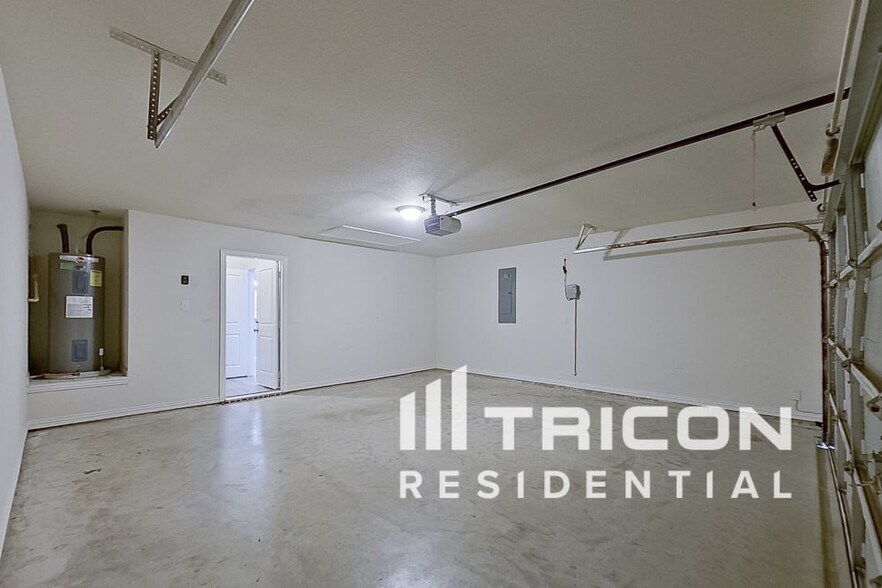Building Photo - 214 Old Spanish Trail