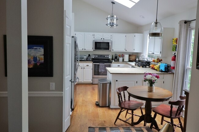 Building Photo - 2804 Cove Ridge Rd