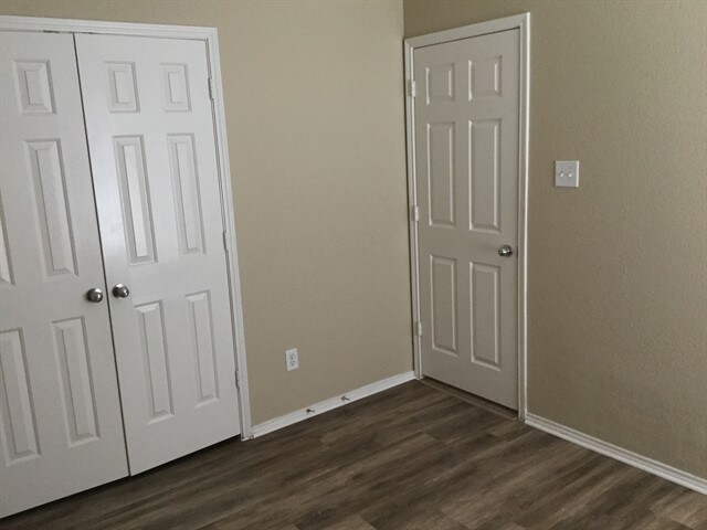 Building Photo - 1804 Heron Dr