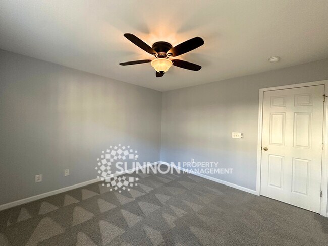 Building Photo - Updated 2 Bedroom Ballantyne Townhome