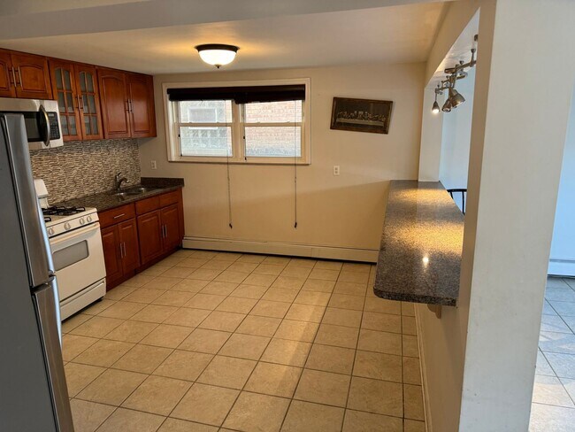 Building Photo - 5539 N Mango Ave