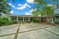 Building Photo - CHARMING HOME IN WOODFIELDS NEIGHBORHOOD