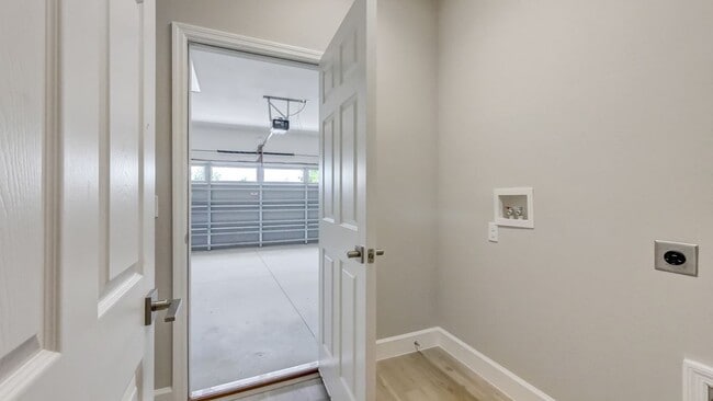 Building Photo - 8544 Magnificent Ln