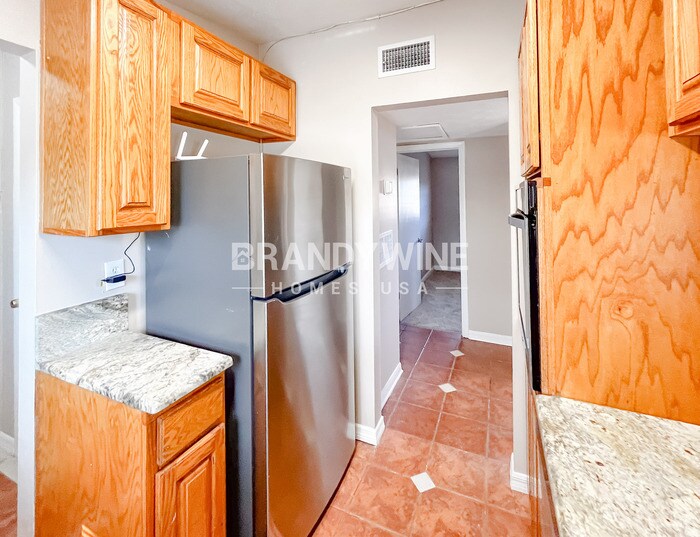 Building Photo - 7671 Vale Dr