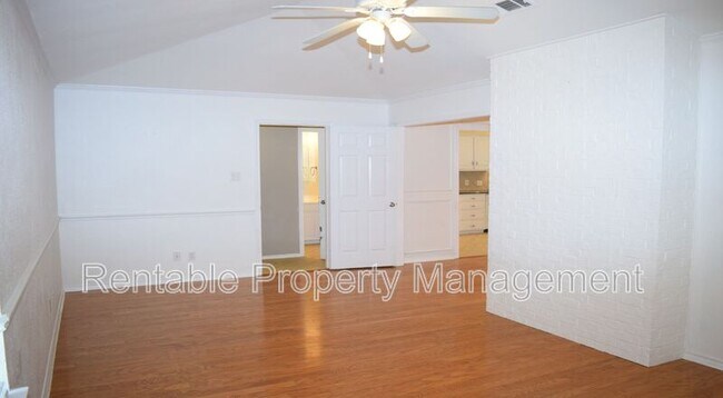 Building Photo - 3600 Ruidoso Dr