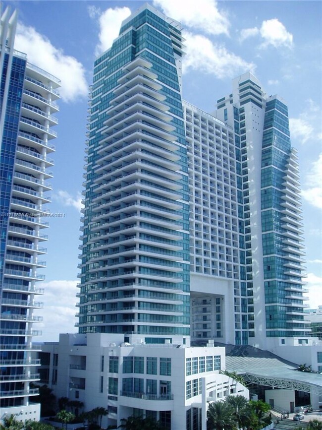 Building Photo - 3901 S Ocean Dr