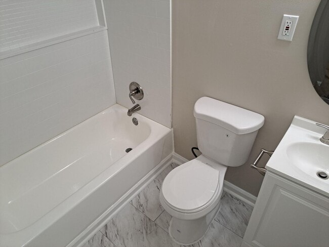 Building Photo - 9611 Dunwoody Dr