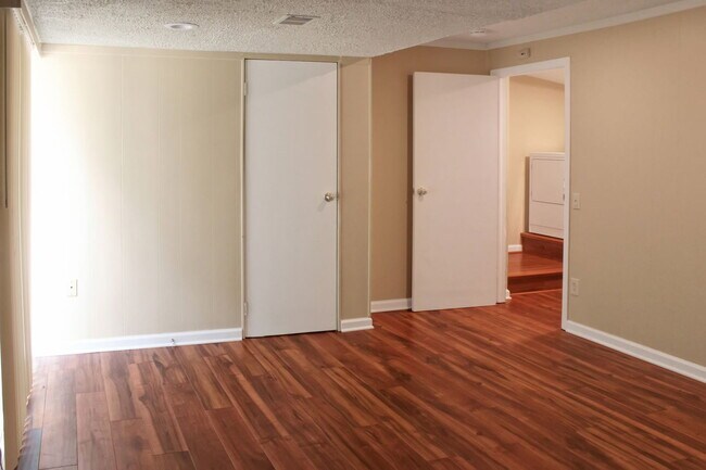 Building Photo - 3032 Churchill Ct