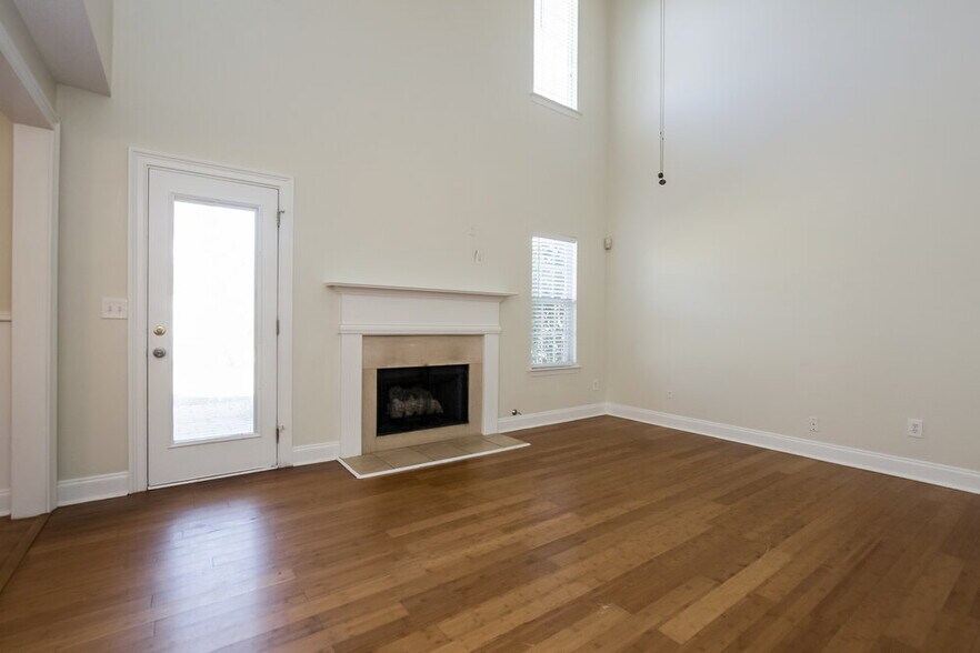 Building Photo - 118 Bainbridge Ct