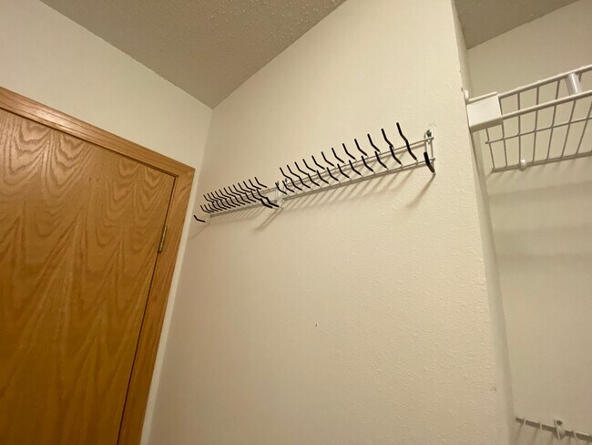 Building Photo - 3 Bedroom Twinhome near the New Sandford Hospital!!