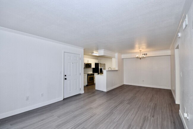 Building Photo - Move-In Ready Upgraded 1 Bed • 1 Bath Cond...