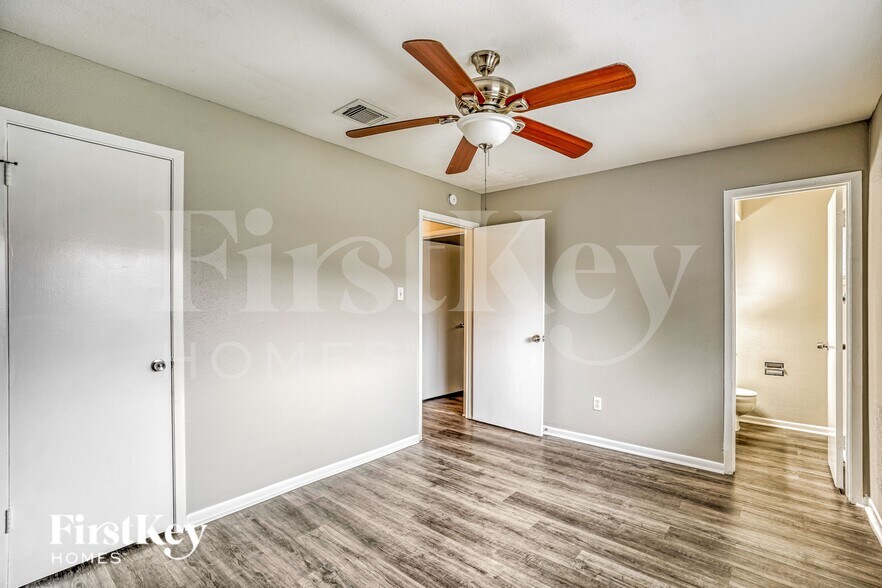 Building Photo - 18742 Glen Briar Ln