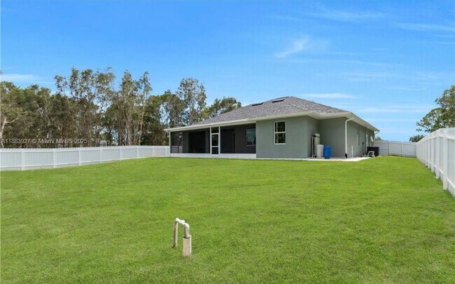 Building Photo - 4205 Nora Ave S