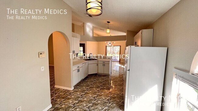 Building Photo - 14405 Lake Price Dr