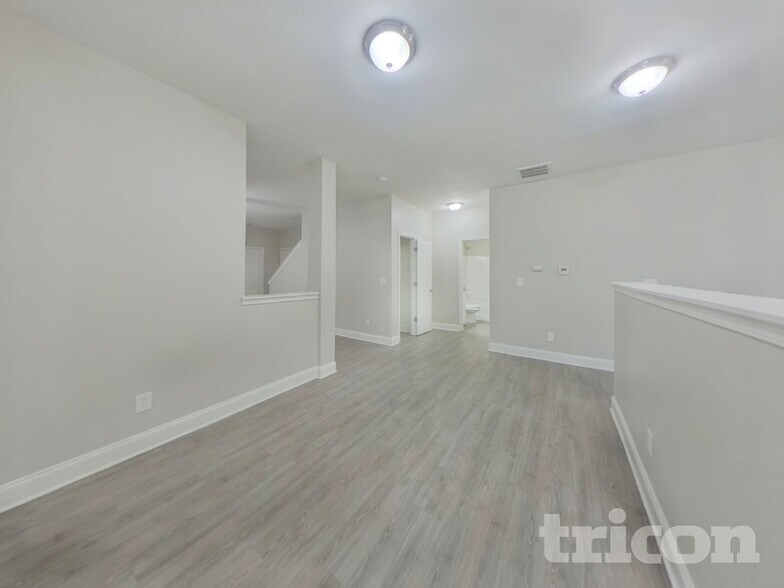 Building Photo - 9225 Newfield St