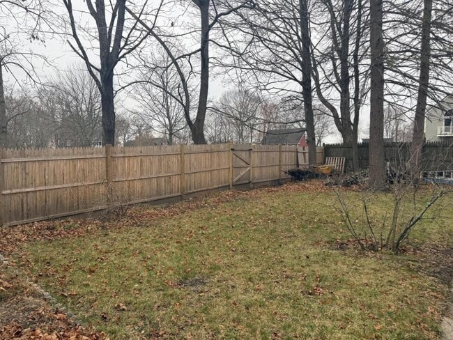 Building Photo - 16 Barber St