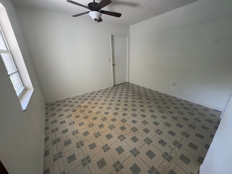 Building Photo - 7403 Mead Dr