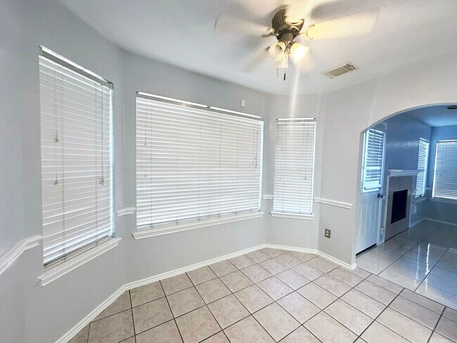 Building Photo - 15522 Baxter Ave