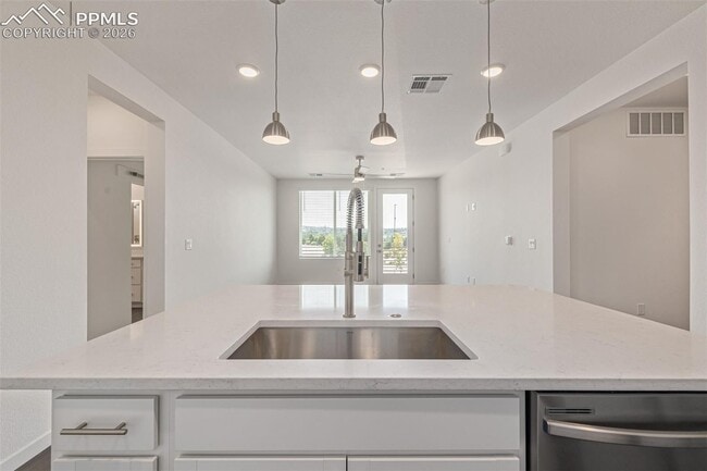 Building Photo - Top Floor Penthouse at Victory Ridge
