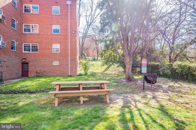 Building Photo - 5214 8th Rd S