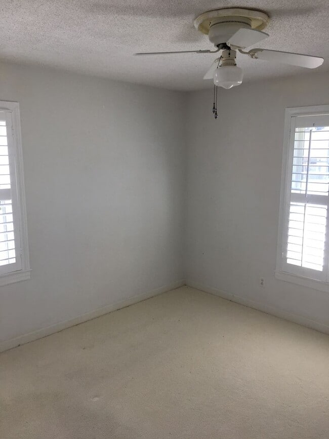 Building Photo - 3/2 House in Maplewood $1,795