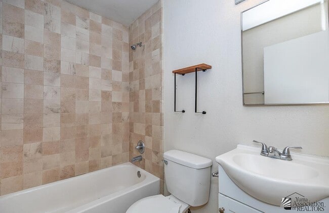 Building Photo - 605 S El Prado Rd