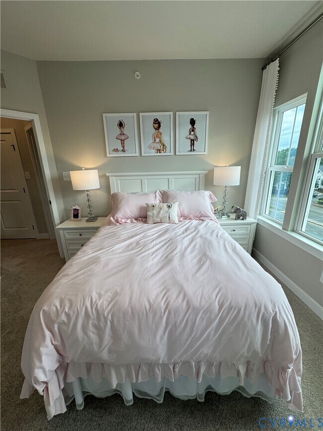 Building Photo - 8029 Lake Laurel Ln