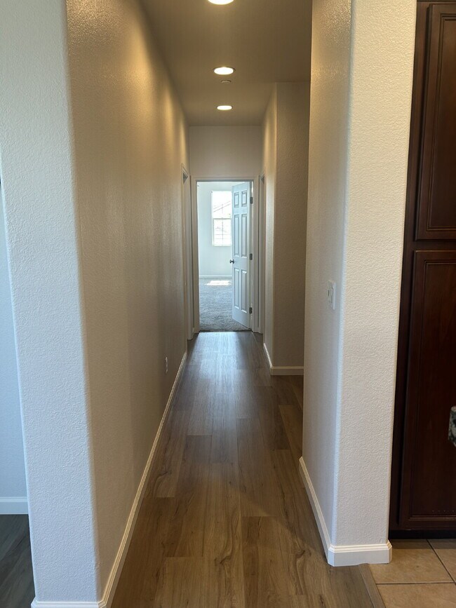 Building Photo - Beautiful 2 bd 2 bath Condo in Folsom